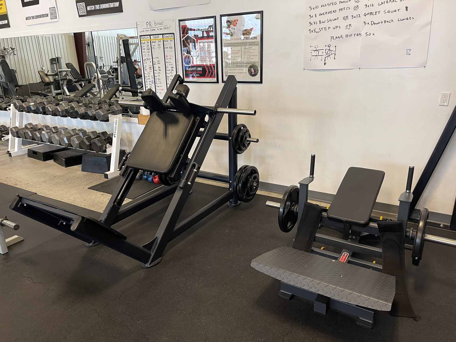 45-degree leg press machine.